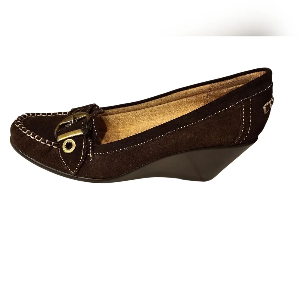 Naturalizer‎ Brown Suede Wedges with Moccasin Stitching Size 8.5